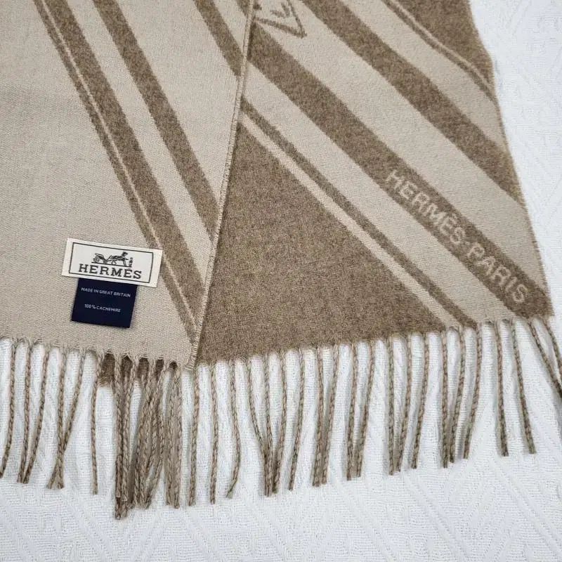 新品未使用　エルメスマフラー　カマイユ　ジャカード お洒落♪》HERMES カシミヤマフラー 《カマイユ》 ジャカード (HERMES
