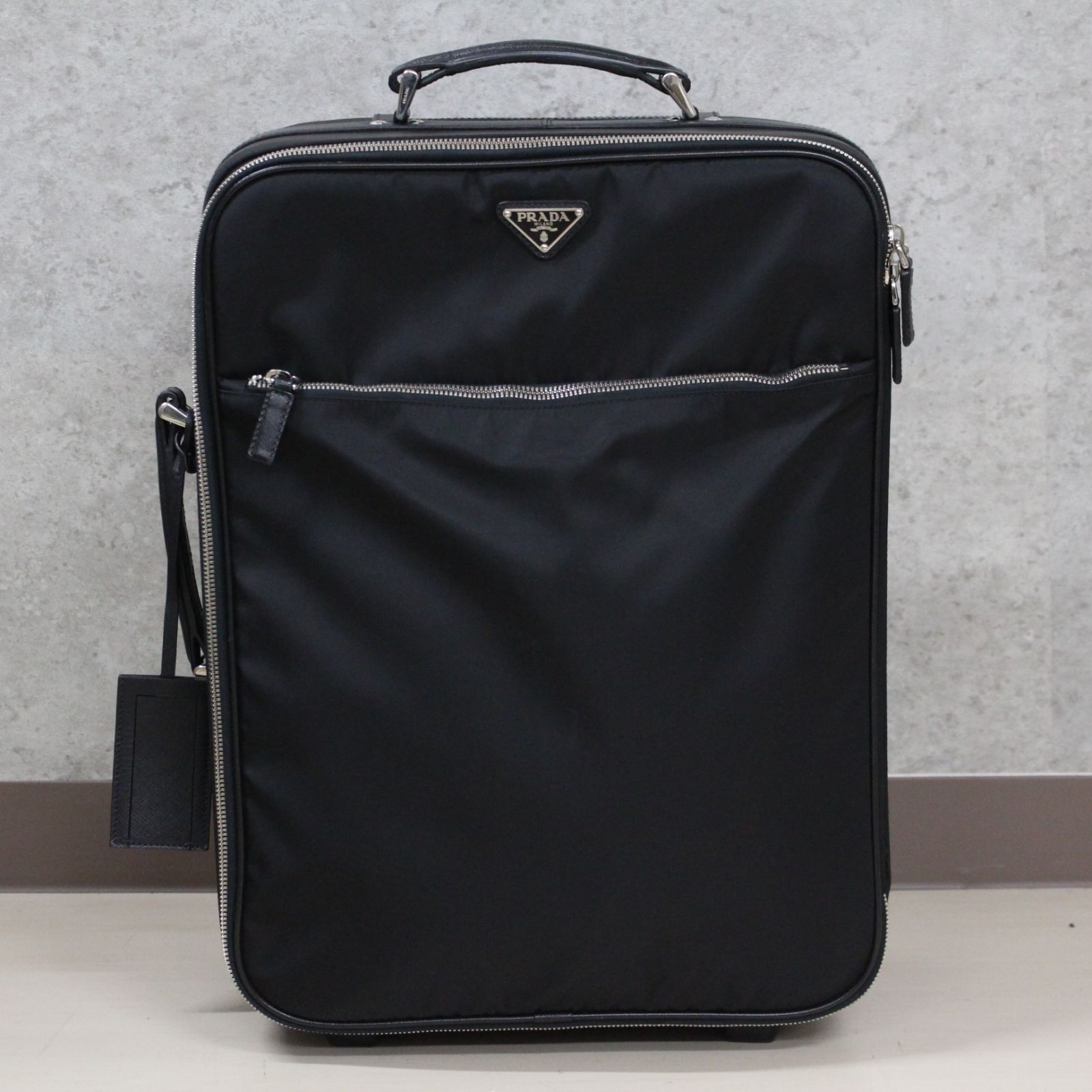 プラダ キャリーケース 三角ロゴ 南京錠付 ナイロン 本革 ブラック PRADA】キャリーケース 旅行鞄 三角ロゴプレート ナイロン ブラック