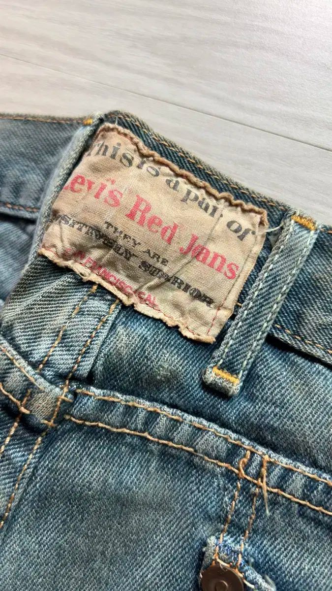 LEVIS