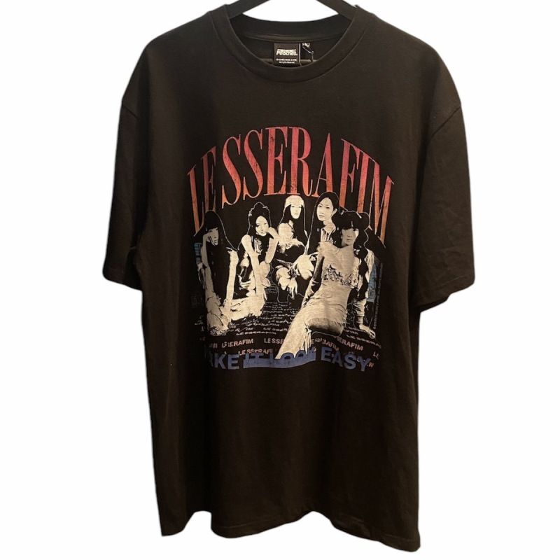 ルセラフィム フォト Tシャツ LE SSERAFIM x PEACHES PHOTO S/S T-SHIRT ルセラフィム
