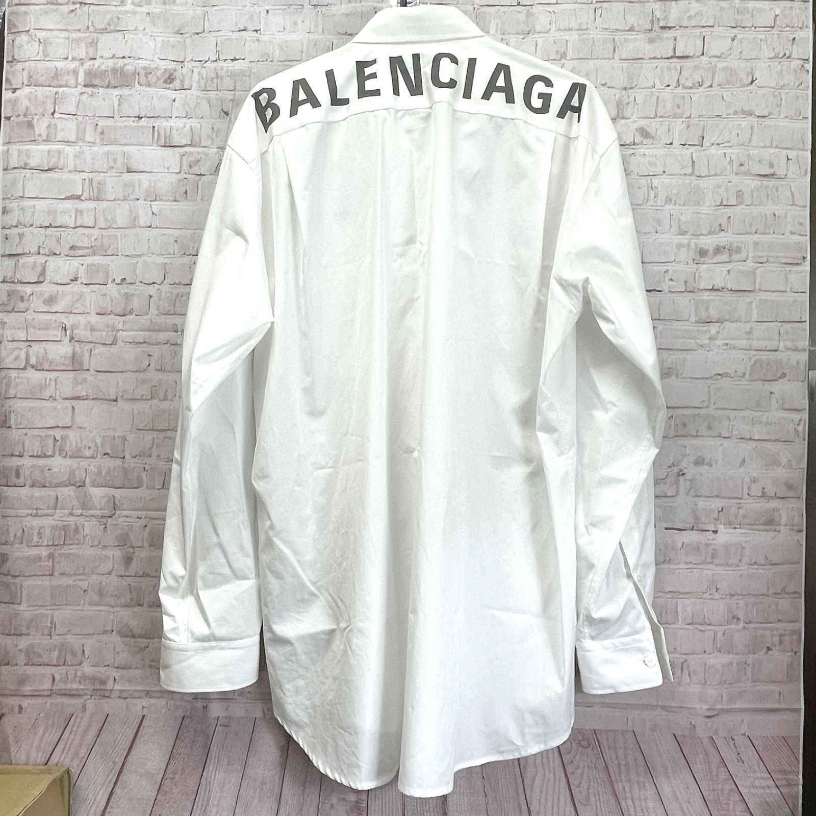 BALENCIAGA バックロゴプリント 白 39 タグ付き BALENCIAGA 556878
