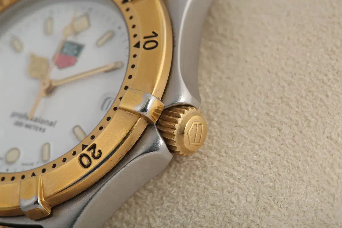 TAG HEUER タグホイヤー 964.015 プロフェッショナル200 ゴールド