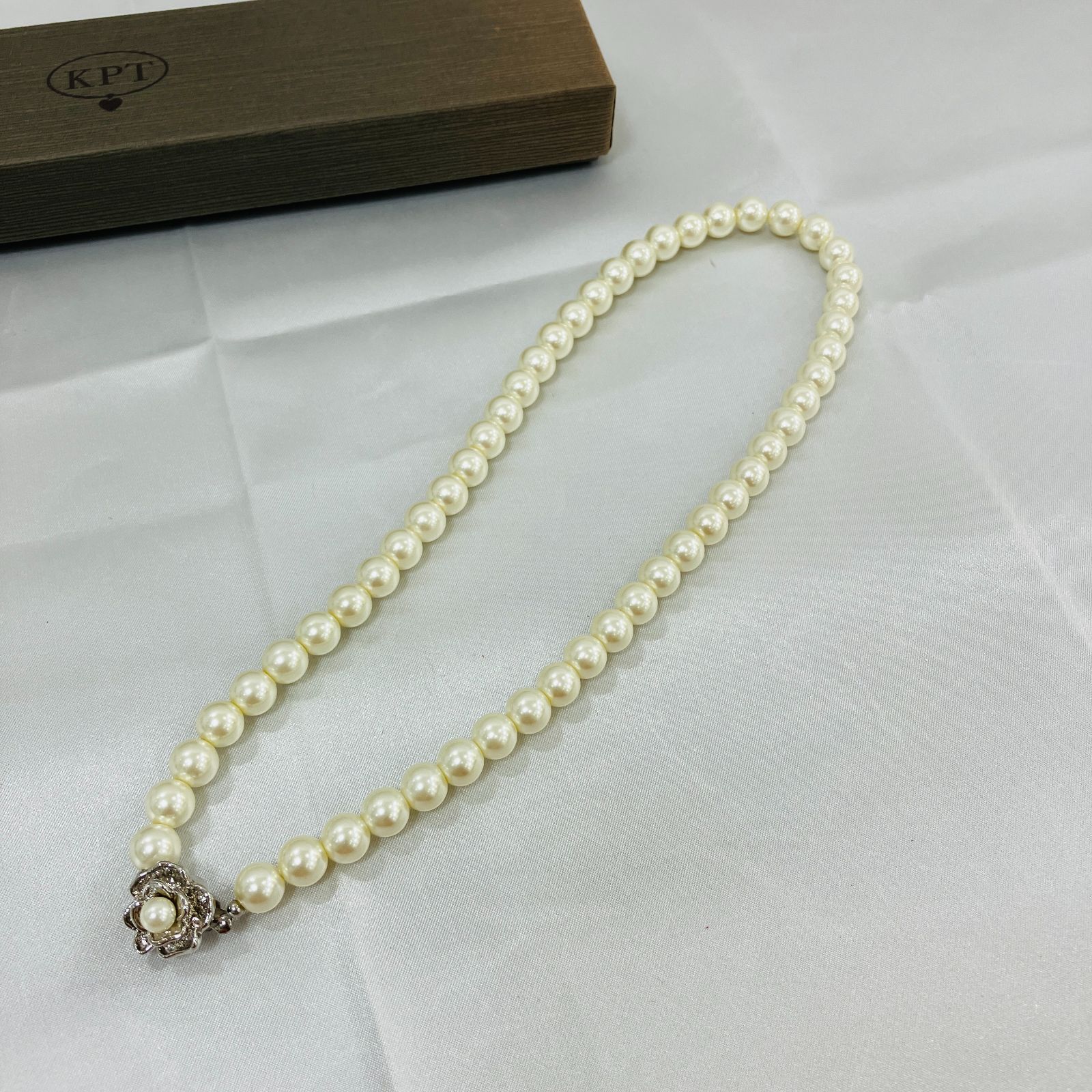 4kg イミテーション　まとめ　アクセサリー　メッキ　パール　18K含　⑩　遺品 雪の結晶 パーツ 金属 ビジュー イミテーション パール 02000089