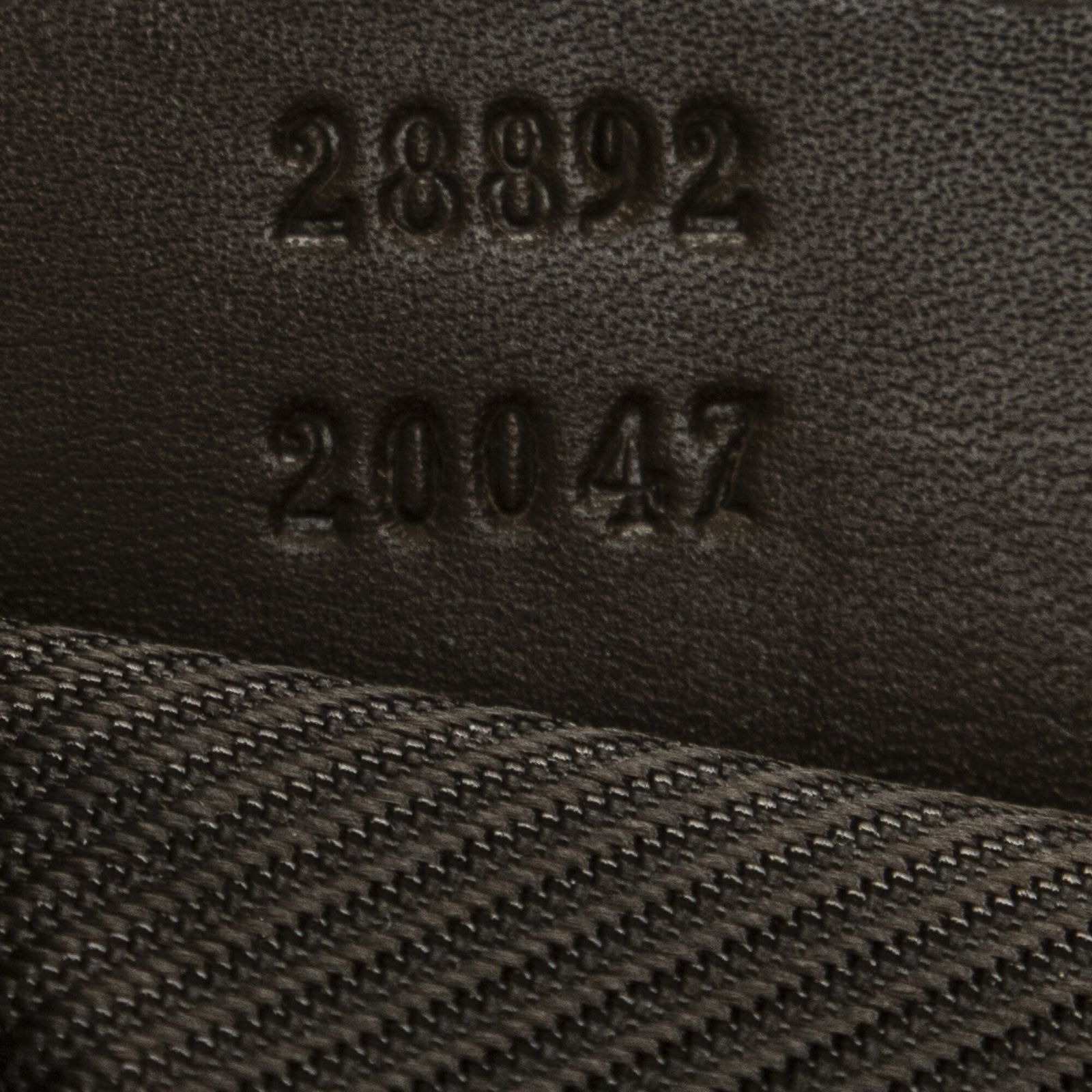 グッチバーティカルトートベージュ