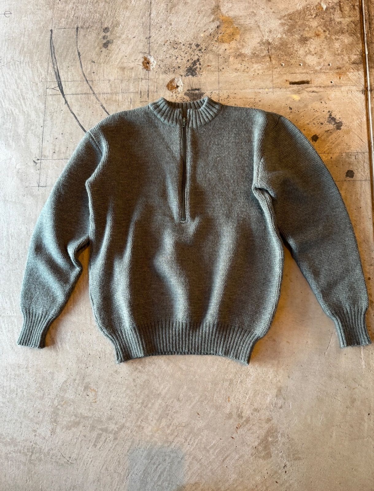 オーストラリア軍セーターschurwolle  HEERESEIGENTUM スウェーデン軍 ジップアップ ウールセーター 軍服 ミリタリー