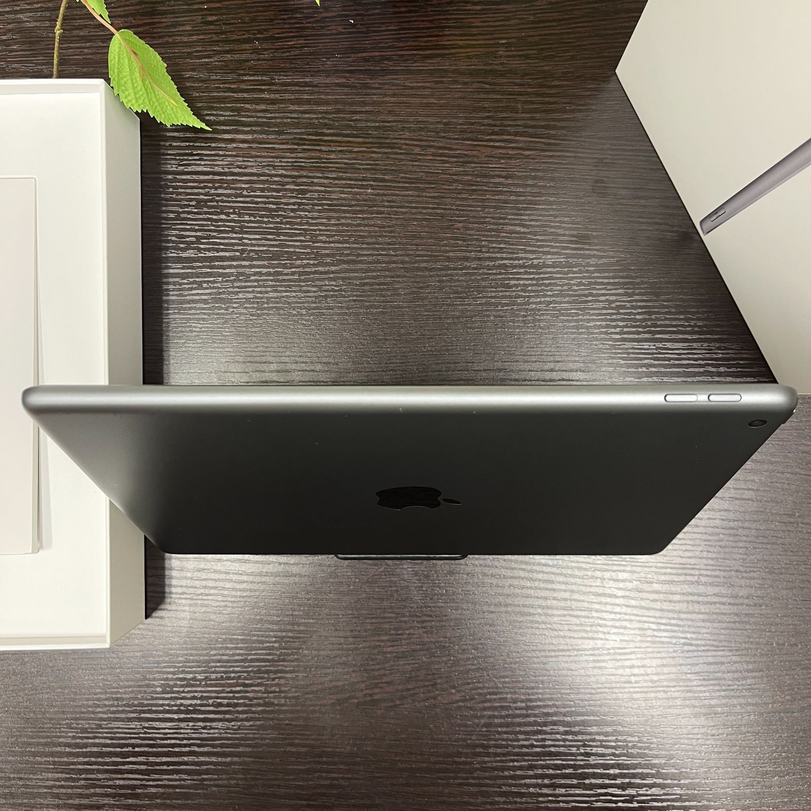 スペースグレイ