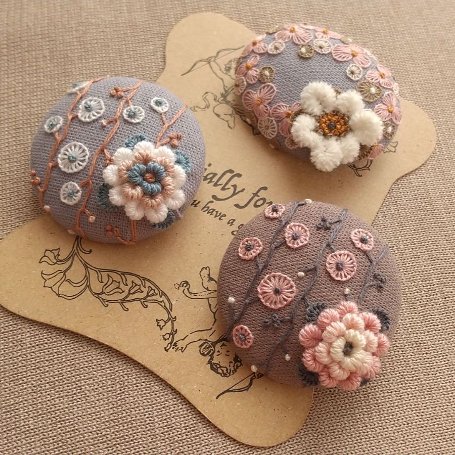 刺繍ブローチor刺繍ヘアゴム 紫陽花2 - アクセサリー