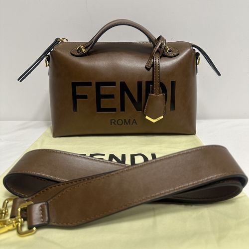 FENDI バイザウェイミディアムショルダーハンドバッグ