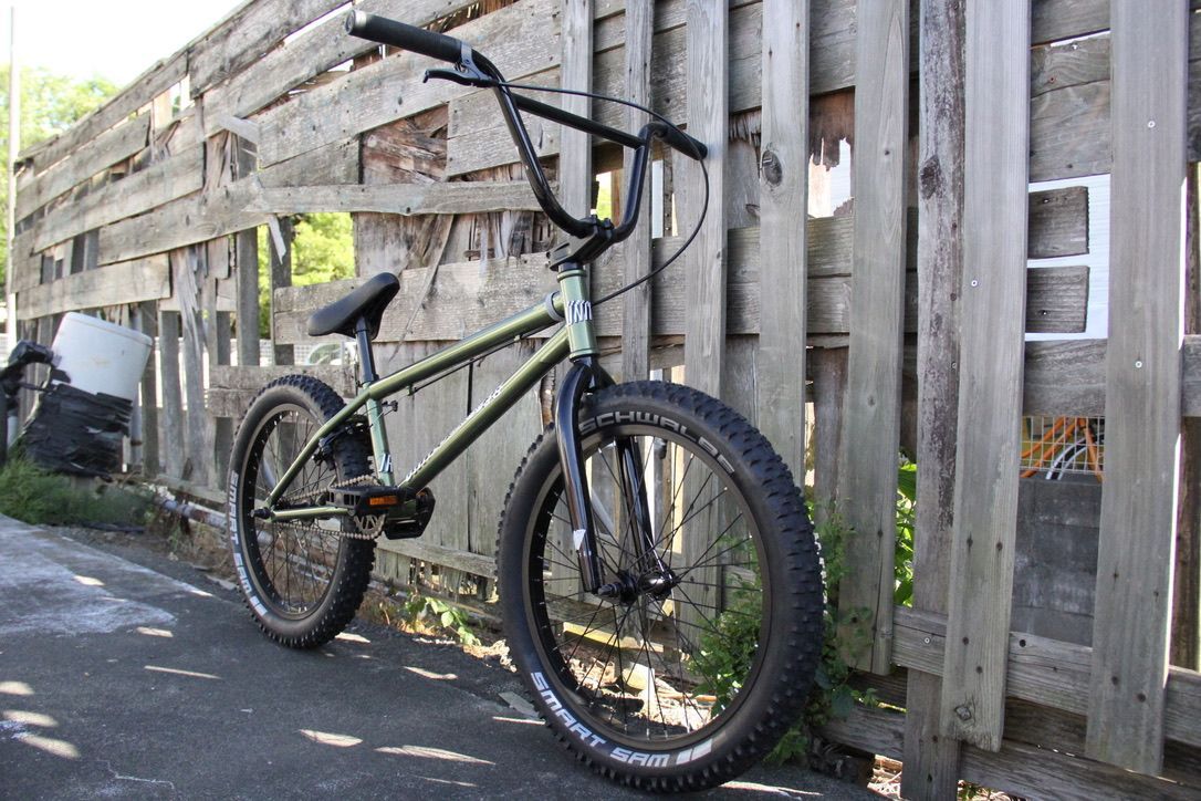 自転車 BMX 20インチ ストリート UNITED RECRUIT JR DIRTタイヤ付き