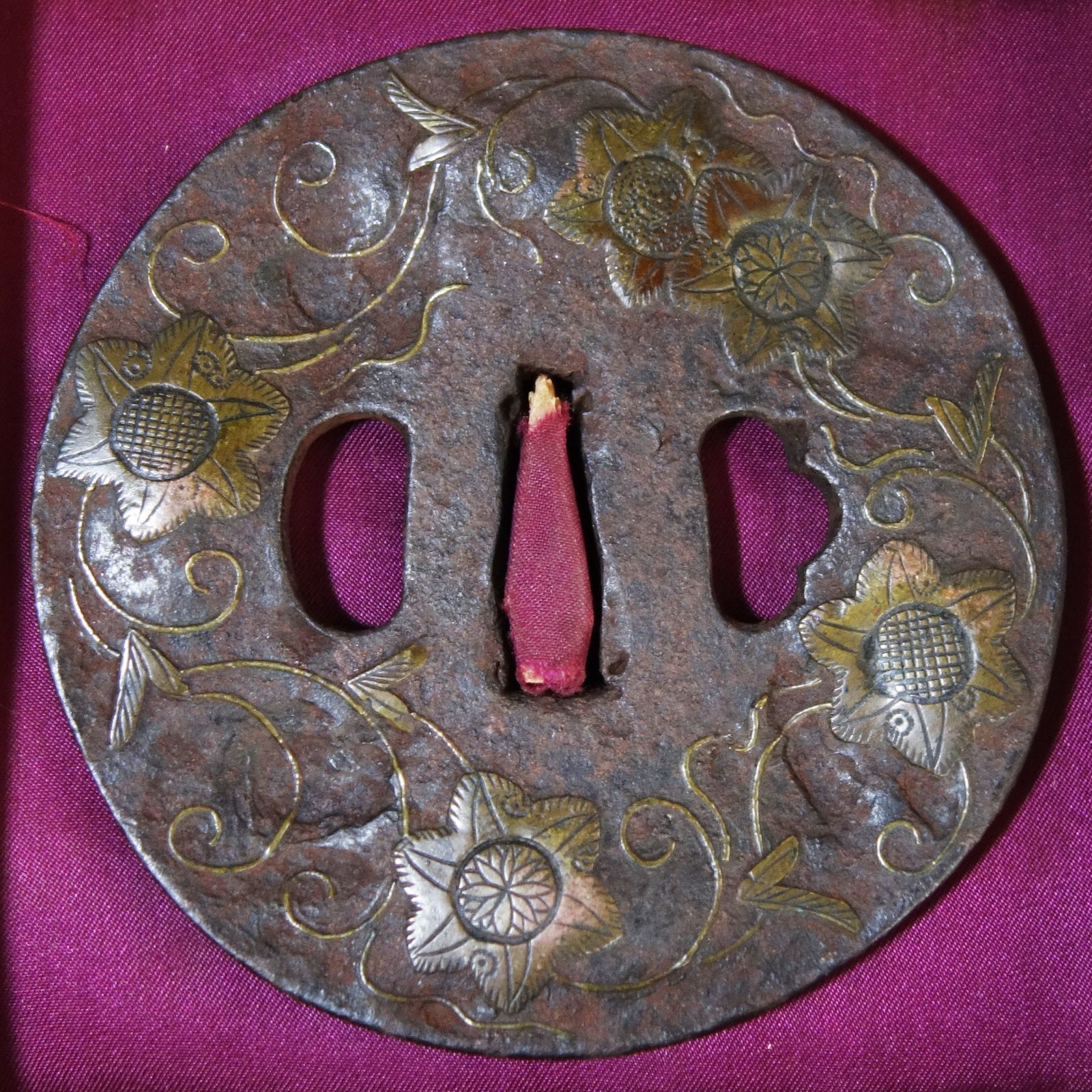 鍔 鉄地 銅象嵌 鉄線花唐草図鍔 鍔 き 日本刀 刀装具 鐔 骨董 古美術 Ac25092602