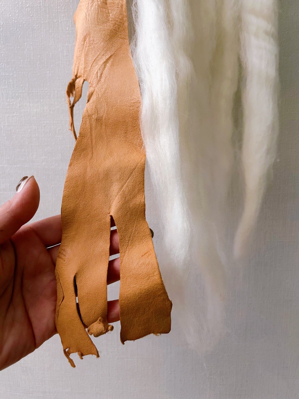 SDGs 鹿の角と革のマクラメタペストリー SDGs 鹿の角と革のマクラメタペストリー - 鹿の角×インテリア