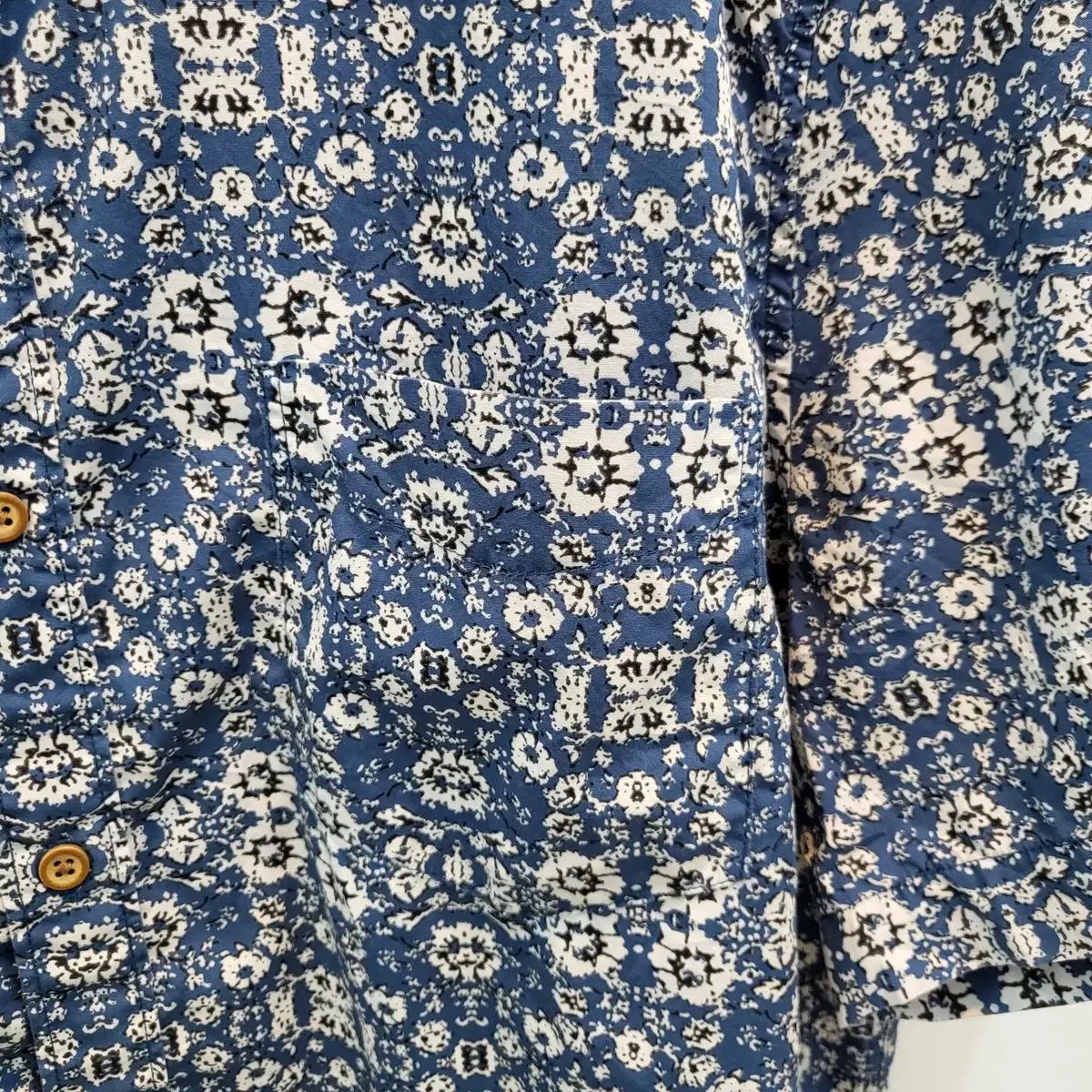 シャツ