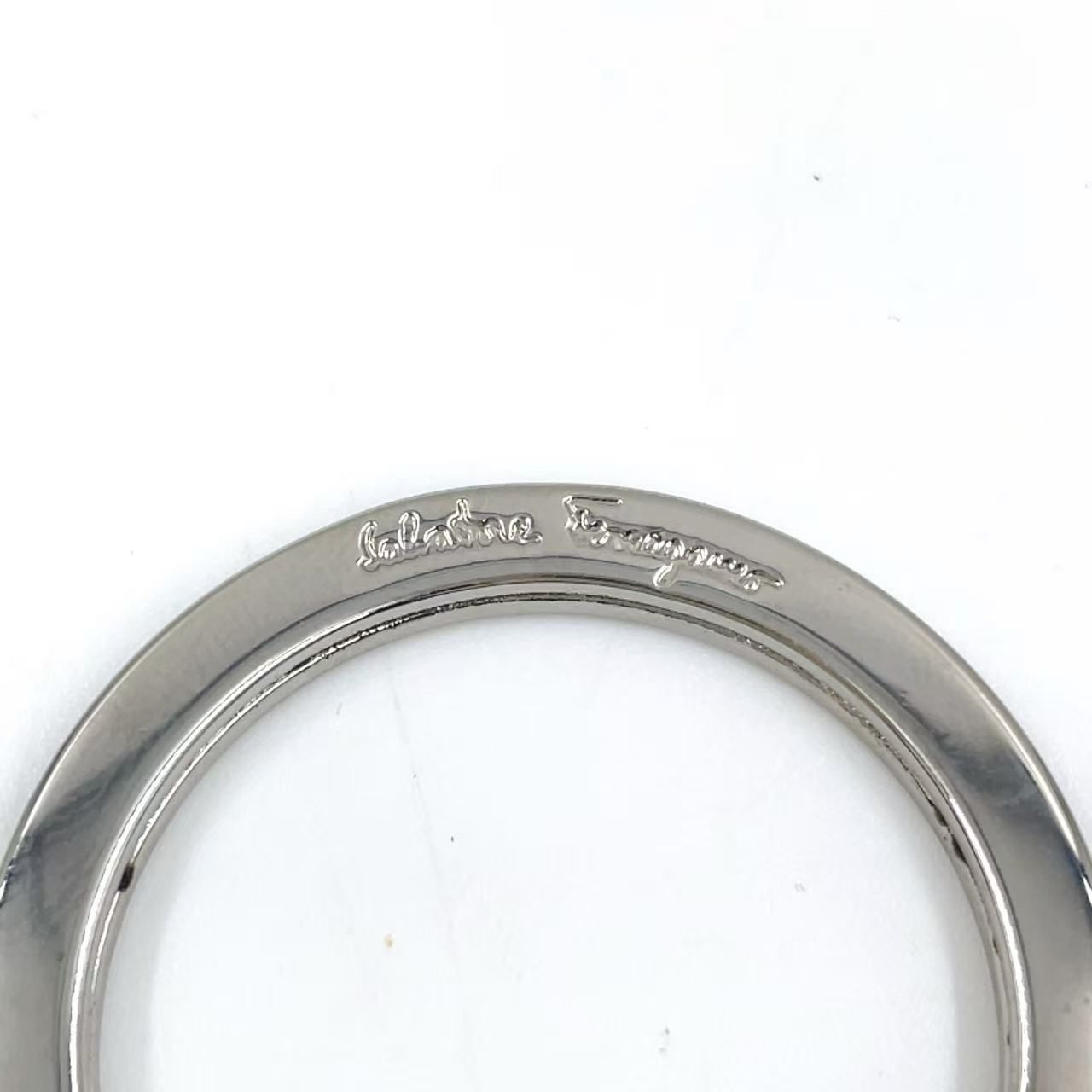 Salvatore Ferragamo キーリング メタル シルバー×ブラック チャーム