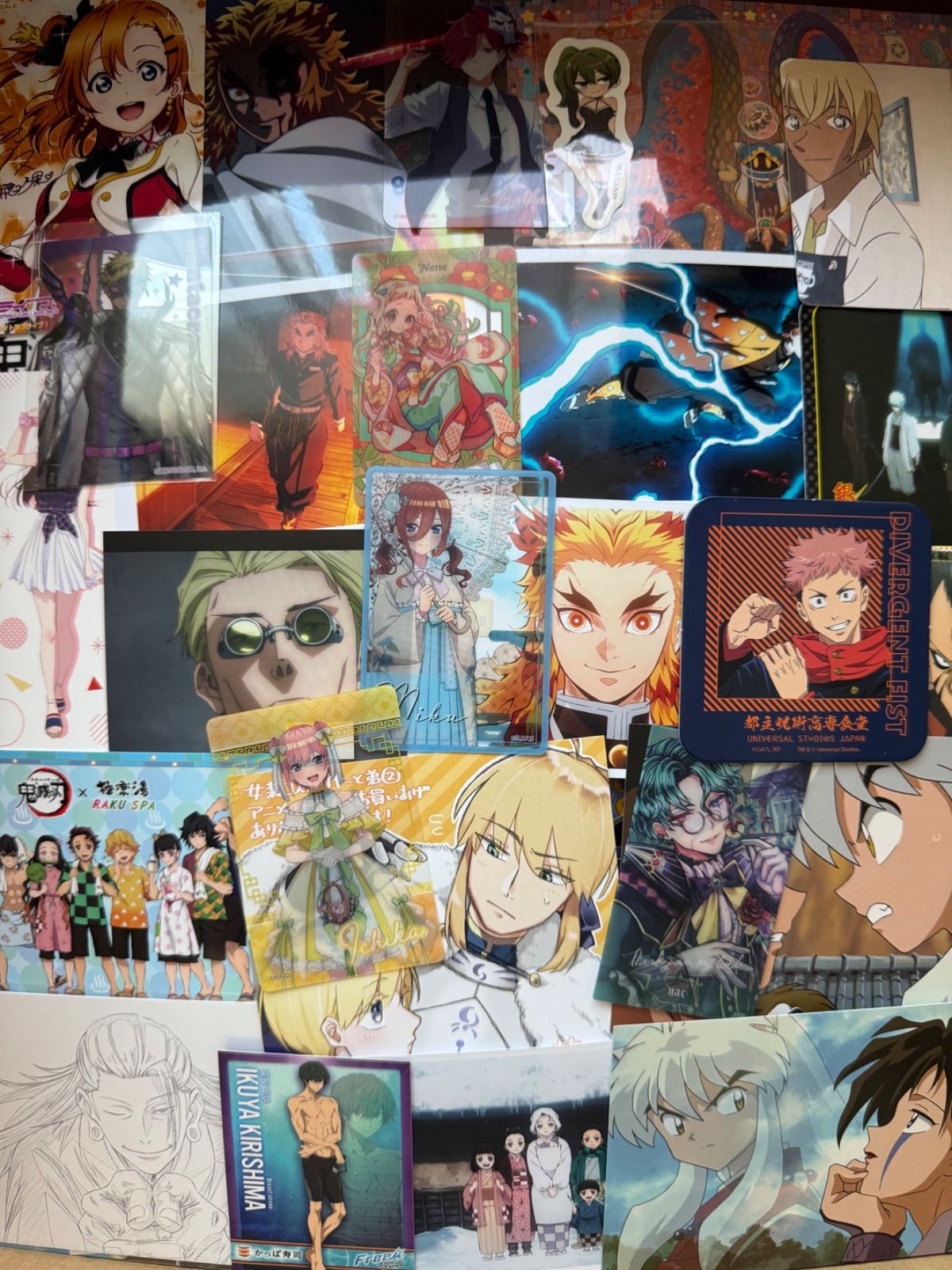 アニメキャラクター 紙類 ポスター 大量 まとめ売り♡ 紙類 アニメ ゲーム まとめ売り 大量 色紙 コースター ポスト