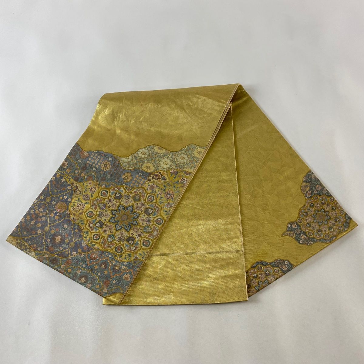 袋帯 名品 華文 草花 箔 金彩 金色 お太鼓柄 正絹 【中古