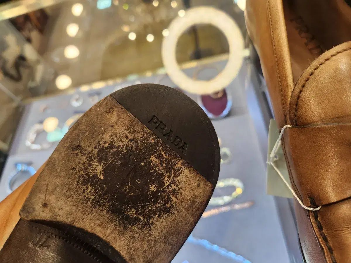 PRADA(プラダ) 正規品 靴 倉庫 90 1万ウォン
