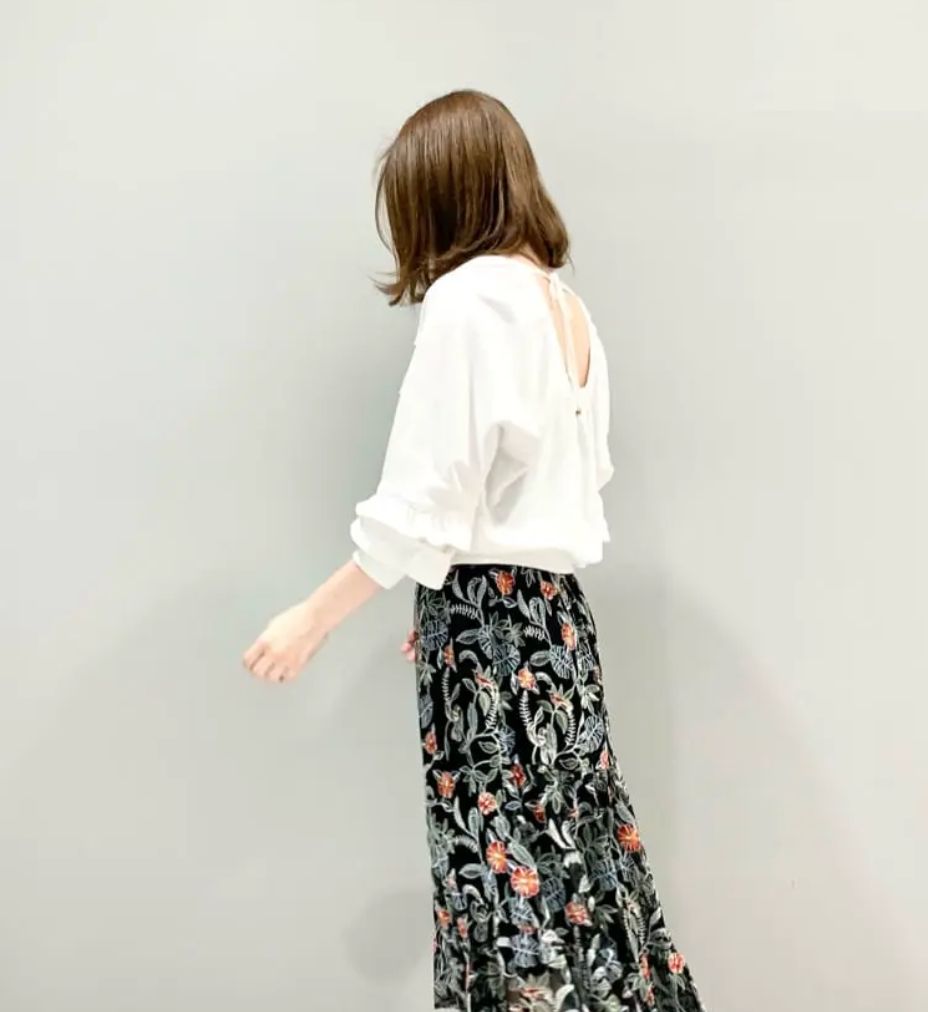 ch31 GRACE CONTINENTAL フリルラグラン裏毛トップ スウェット レース