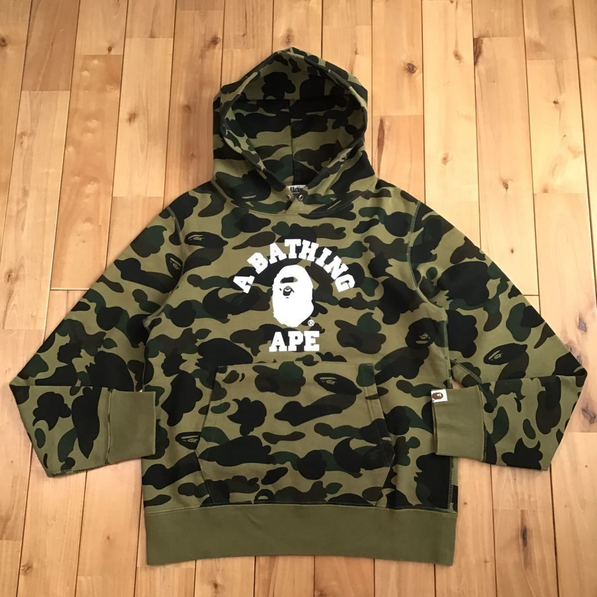 A Bathing Ape カモフラージュパーカー　蓄光 蓄光 A BATHING APE ベイプ ロゴ カモフラ プルオーバー パーカー