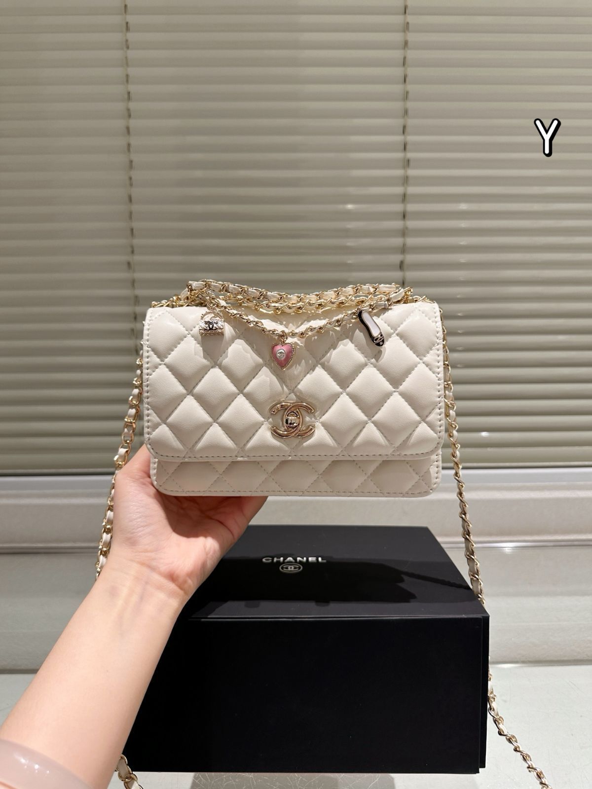 【復刻ハートに胸キュン】CHANEL★ベルトバッグ★25B限定 CHANEL - 新品CHANEL ハートバッグ コインパース チェーン