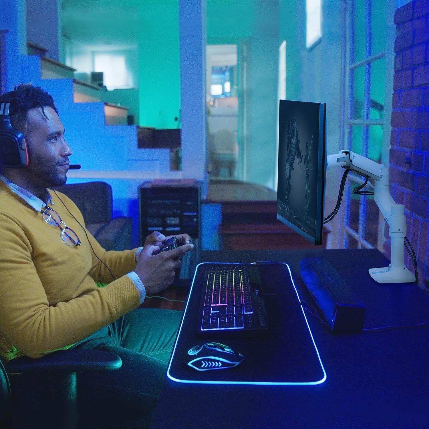 モニターアーム デスクマウント