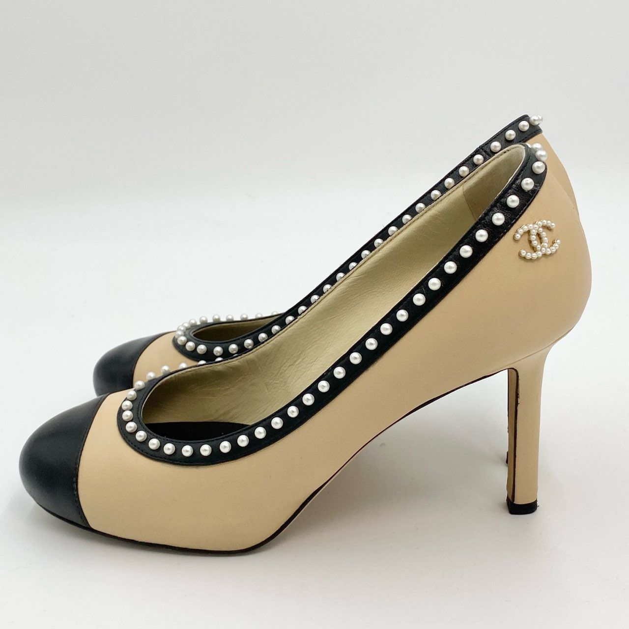 CHANEL レザーハイヒールパンプス パール ココマーク ベージュ×黒