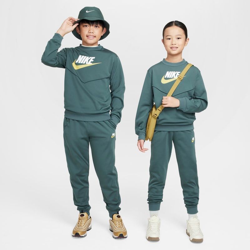 ナイキ キッズ ジャージ 上下 NIKE ジュニア トラックスーツ 130-160cm 子供服 ジャケット ロングパンツ セットアップ 裏起毛 子ども 上下組 トレーニング スポーツウェア ウエア nike 緑 みどり 