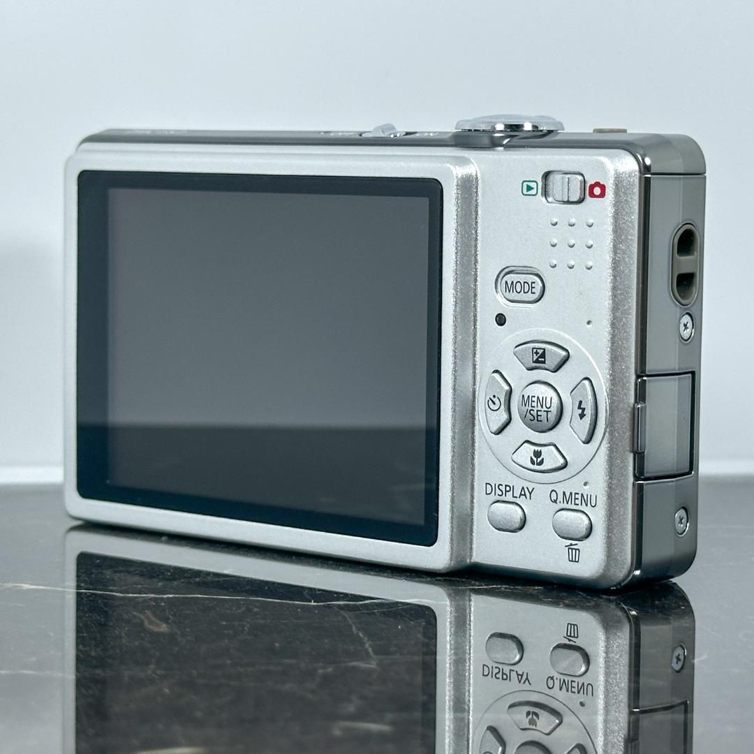 外観美品】Panasonic LUMIX DMC-FS7 シルバー パナソニック