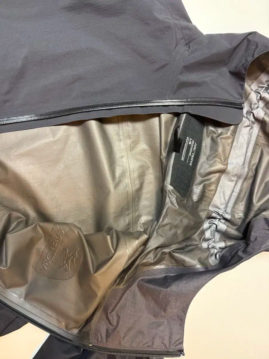 ARC TERYX アークテリクス ZETA SL ブラック Lサイズ