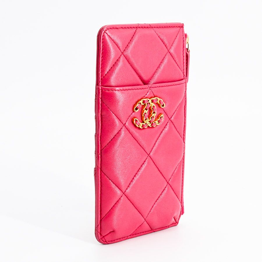 CHANEL シャネル ケース CHANEL19フォン-カードホルダー AP1182