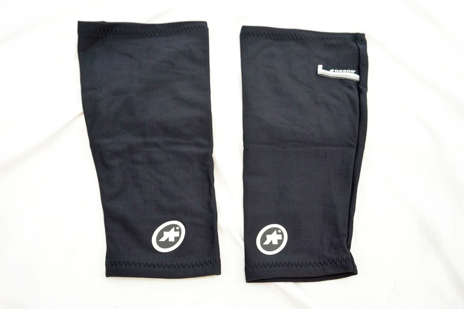ASSOS 「アソス」 Iサイズ ニーウォーマー / バイチャリ有明店