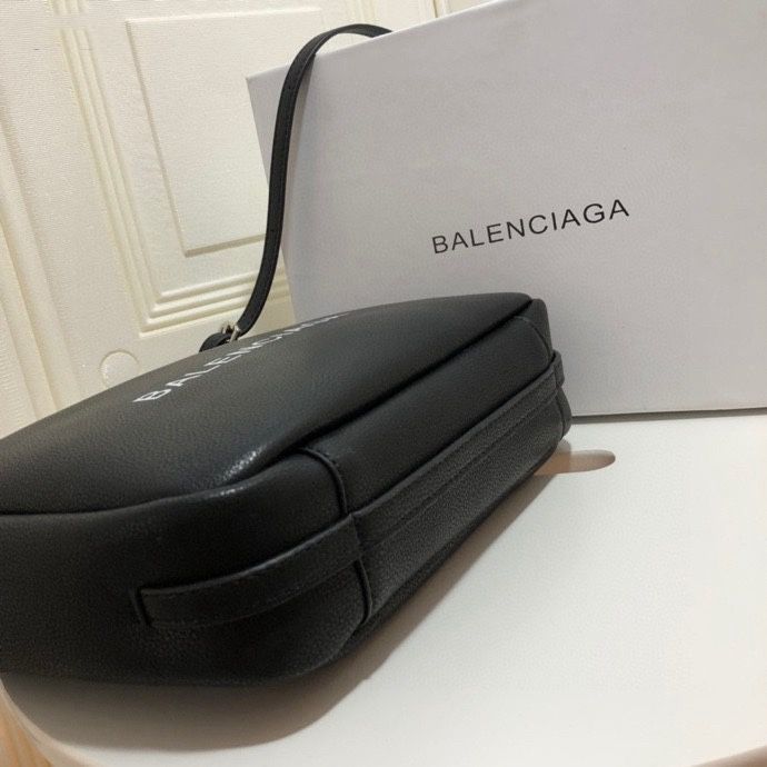 バレンシアガ BALENCIAGA ショルダーバッグ