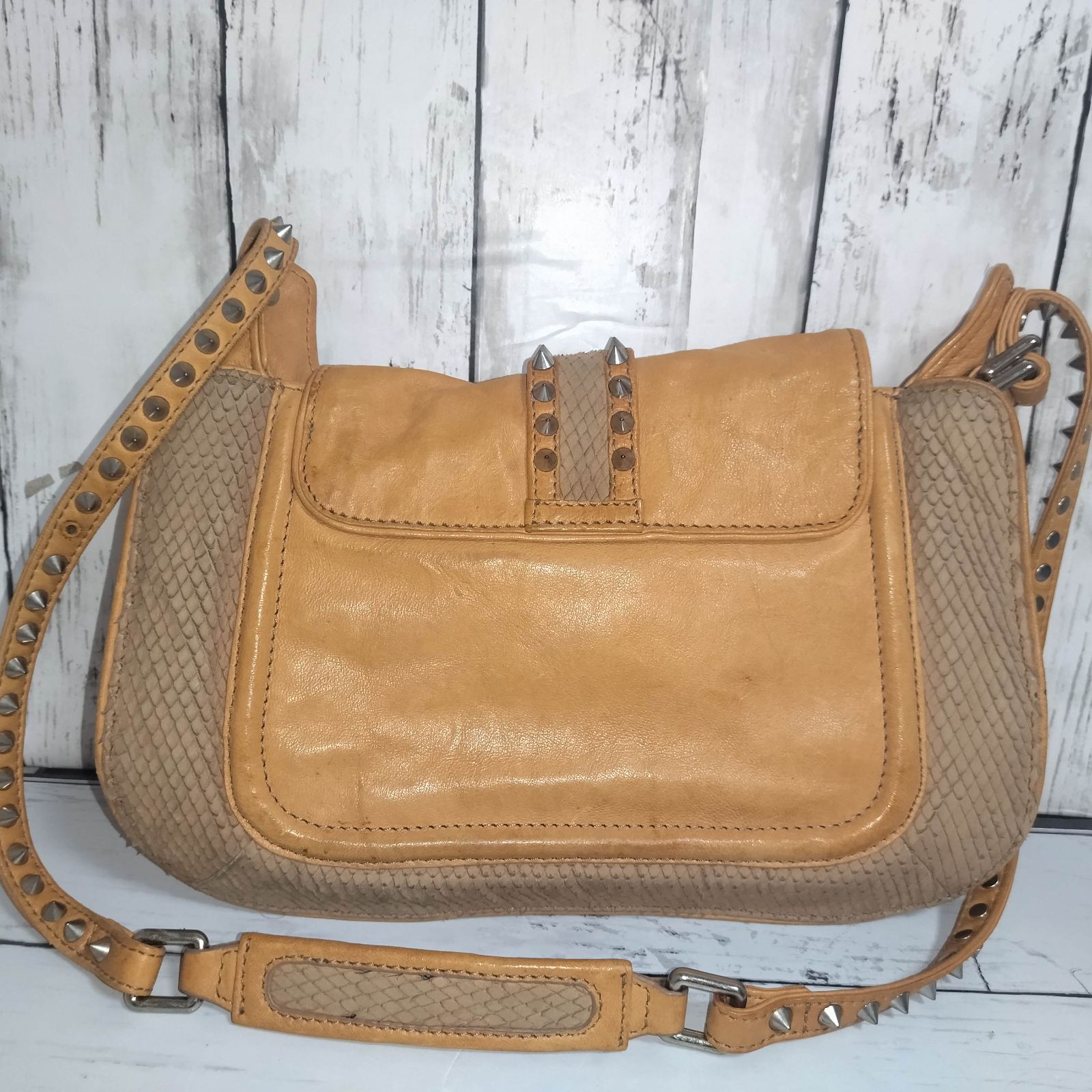 3.1 Philip Lim3.1 フィリップリム スタッズ リボンフラップ 