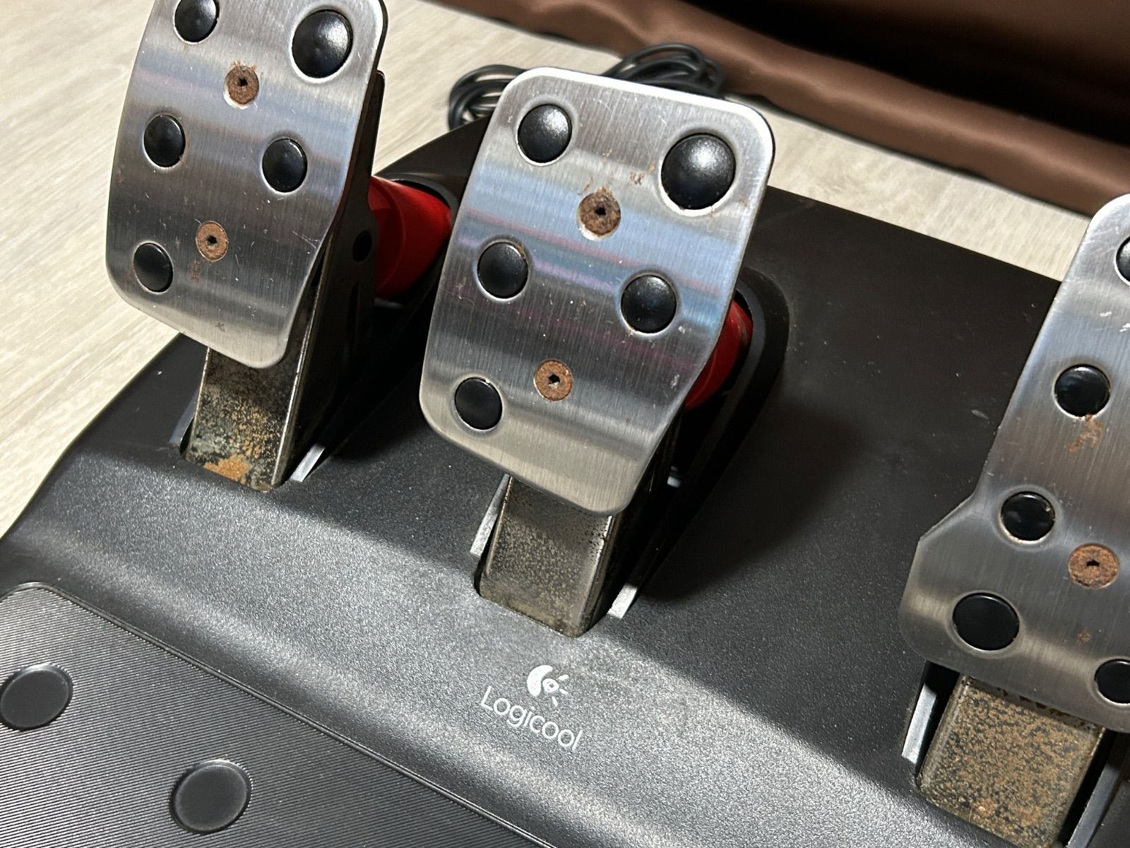 G27