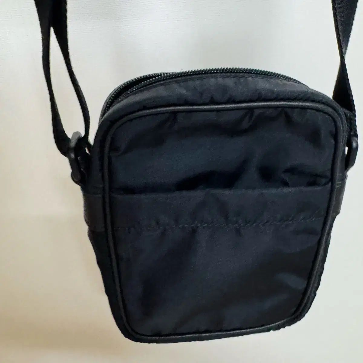 マックイーン ロゴ