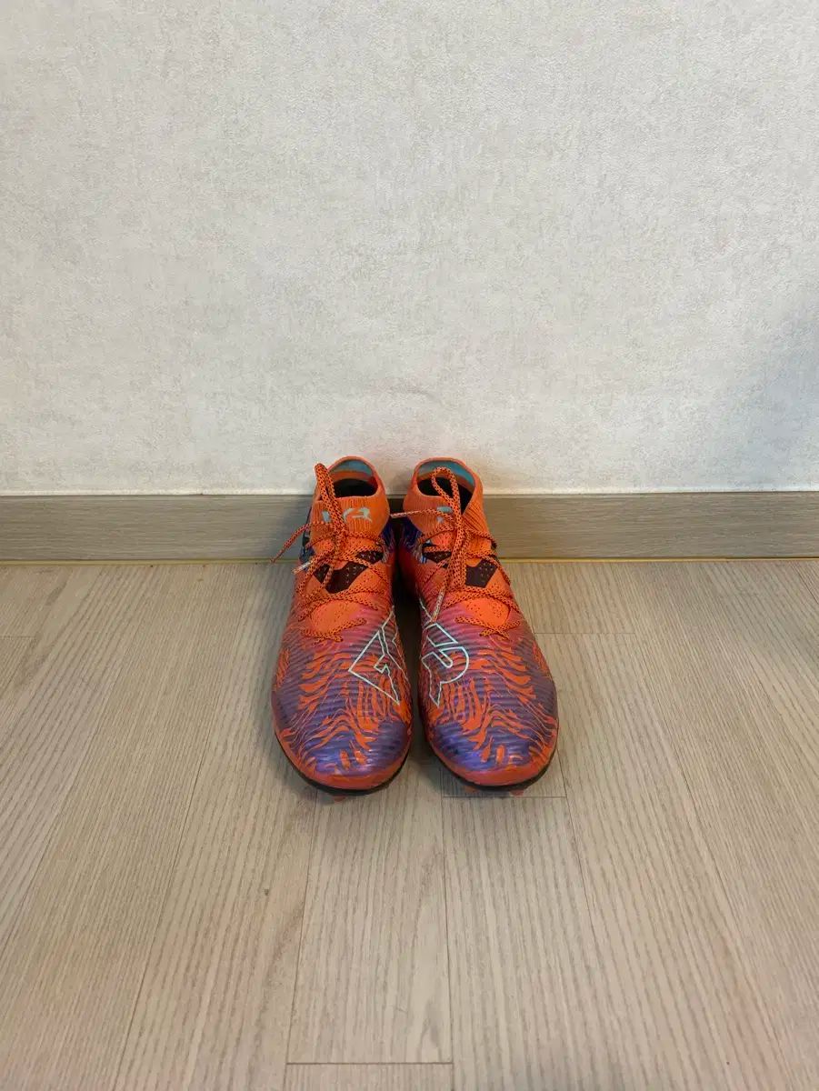 PUMA プーマ フューチャー 8 mg 250 サイズ 販売 やります 使用感 なし