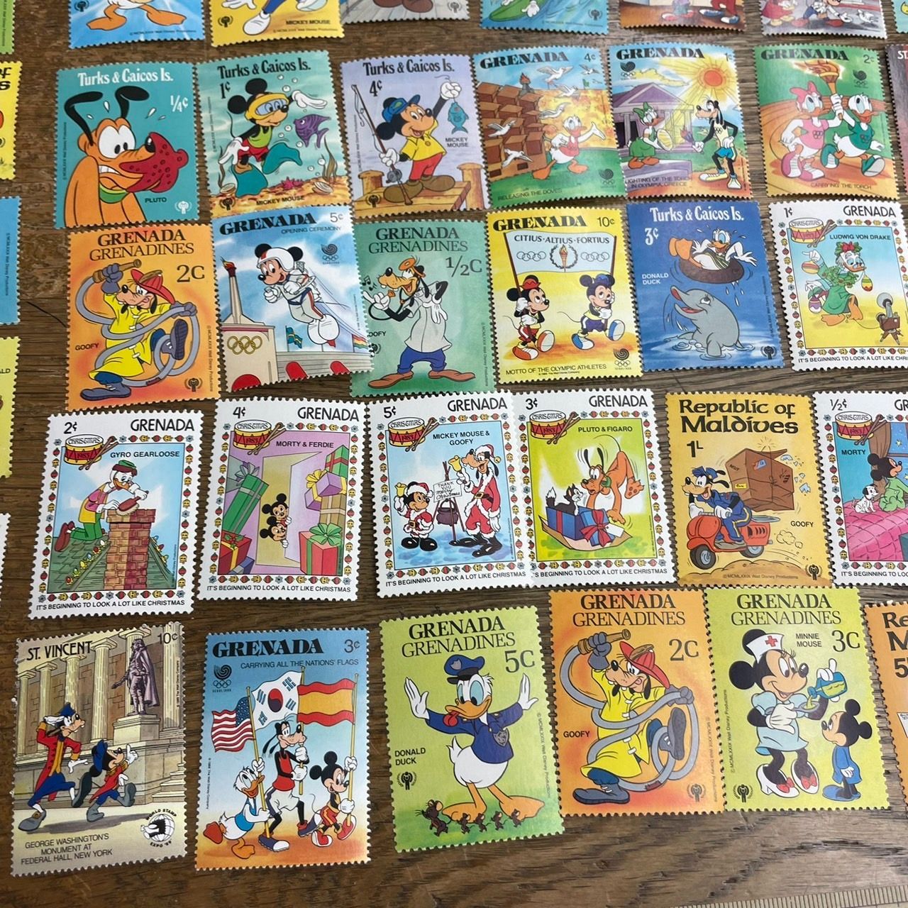 まとめて55枚】ディズニー切手 ディズニー 海外切手 外国切手
