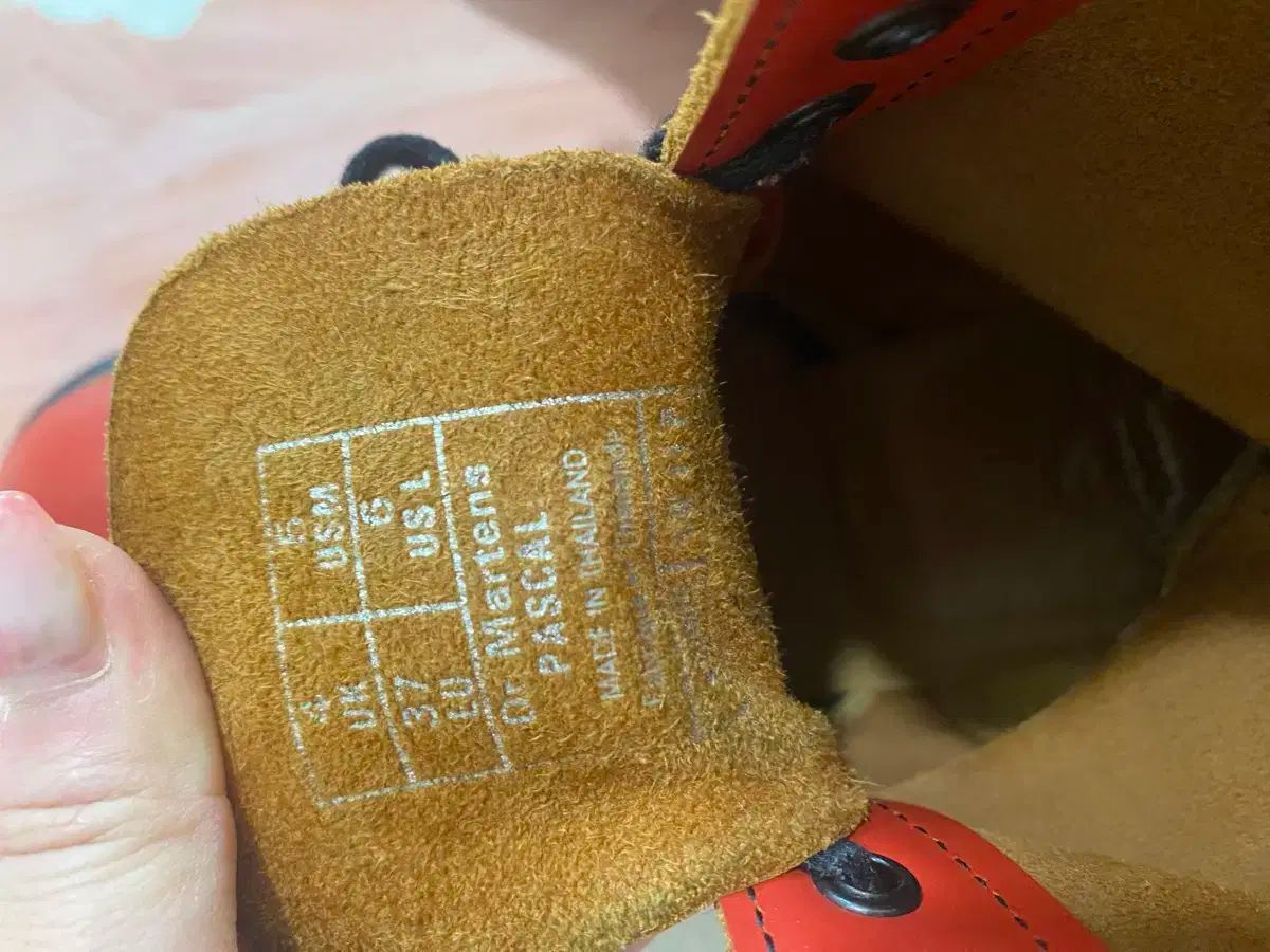 DR. MARTENS