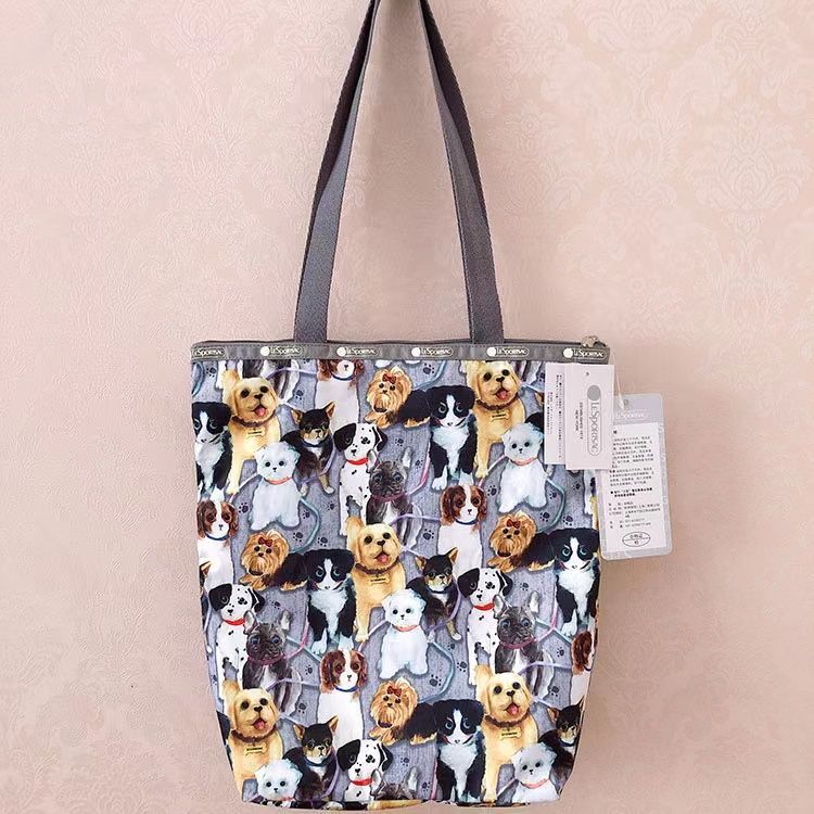 LeSportsac レスポートサック リックサック ワンちゃん柄 犬柄 - メルカリ