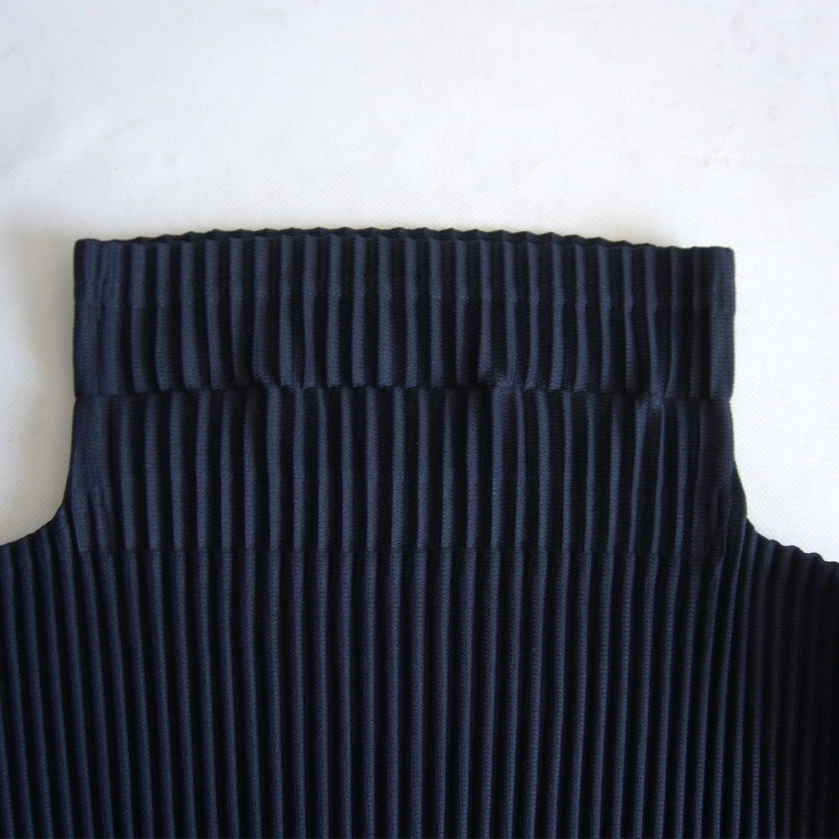 HOMME PLISSE ISSEY MIYAKE プリーツカットソー ネイビー 【公式通販】