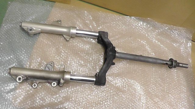 マジェスティ125 5CA-150xxx の フロントフォーク 1745291256