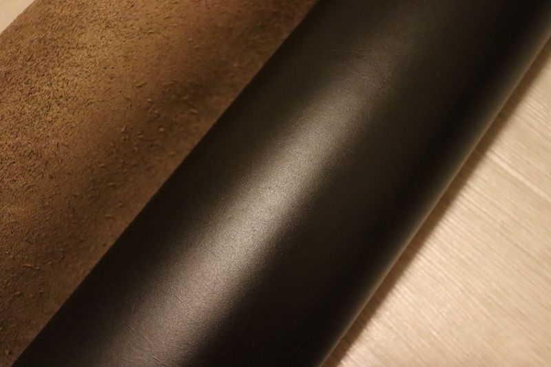 ヴィンテージ 263ds クロム革 牛革 イタリア レザー クラッキング加工 はぎれ 一枚革 レザークラフト 革 皮 本革 diy 生地 材料