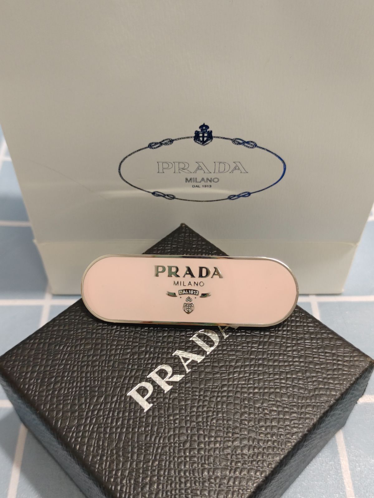 SALE～PRADAプラダ ヘアピン　バレッタピンク　ヘアアクセサリー超極美品📣即購入OK