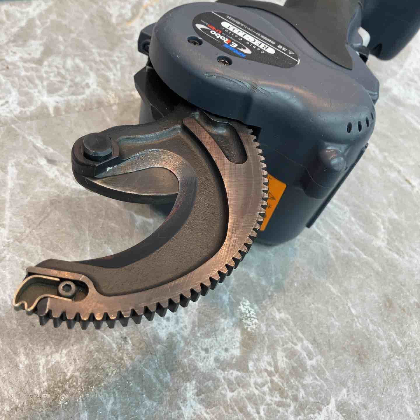 泉精器 IZUMI コードレスケーブルカッター REC-Li33 八潮店 HRDEVELOPMENT_JP