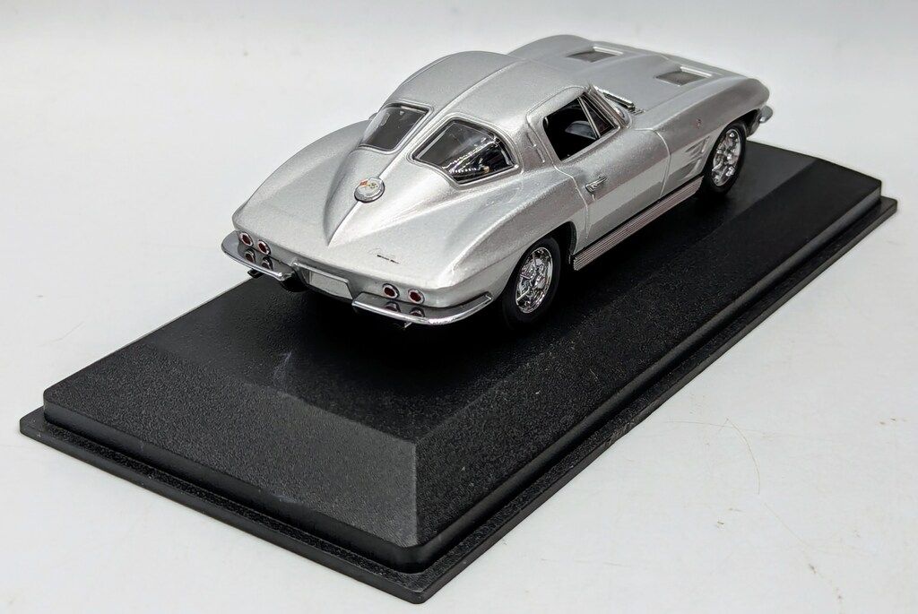 Paul's Model Art 1/43MINICHAMPS CHEVROLET CORVETTE 1963 SILVER 142820