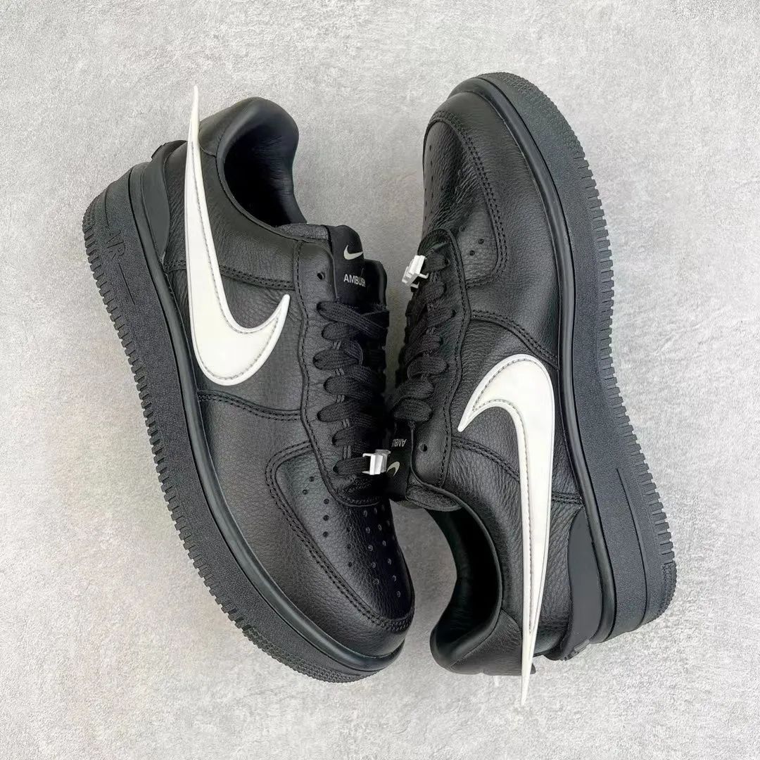 新品未使用 NIKE ナイキ スニーカー エアフォース Ambush x NK Air Force 1 Low 'black' 'Phantom' 'ファントム' スニーカー メンズ  ローカット メンズ父の日 X-126