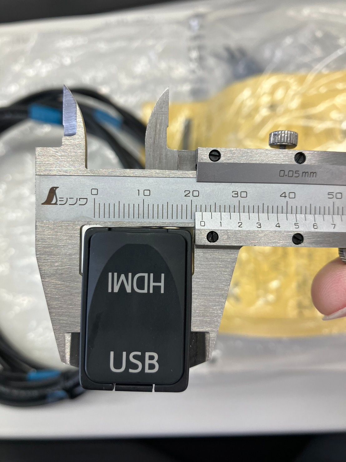 トヨタ 純正品 USB HDMI 入力端子 純正品番 08541-00540 純正