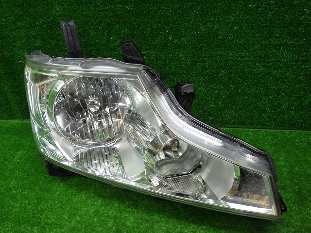 車 比較的綺麗 ホンダ RK系 ステップワゴン ヘッドライト左右 ハロゲン 