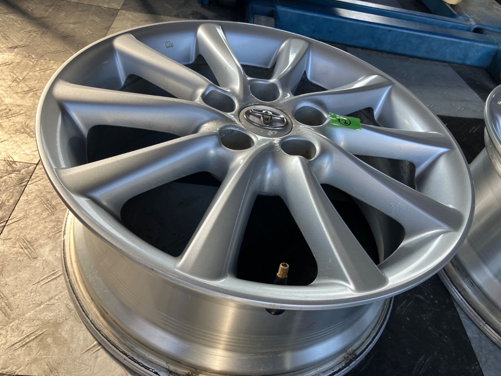 トヨタエスティマ純正アルミ付夏タイヤ② 2／2 サマータイヤ＆アルミ