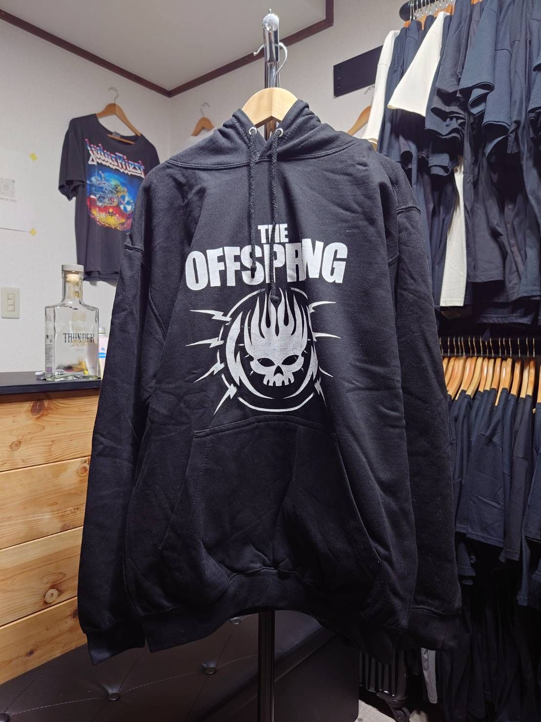 ザ オフスプリング_THE OFFSPRING  新品オフィシャルフーディー　BOLT LOGO バックプリント無し