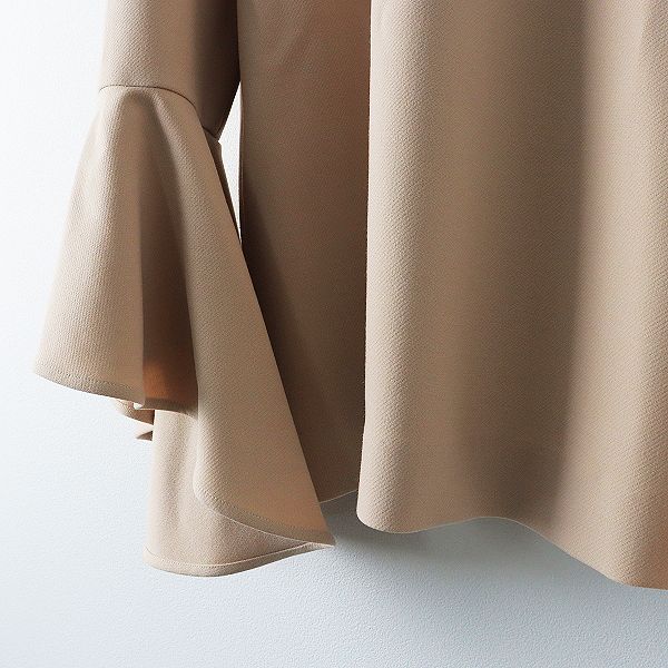 美品❢ヨーコチャン　YOKO CHAN　プルオーバー　トップス　長袖　フレア 美品❢ヨーコチャン YOKO CHAN プルオーバー トップス 長袖 フレア